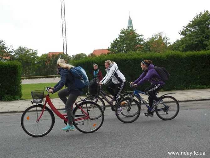Данія, панянки на велосипедах