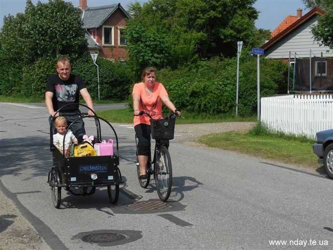 Данія, сім’я на велосипедах