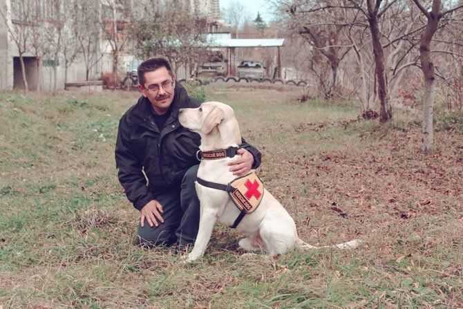 Собака-рятувальник Бім, Руслан Небесний