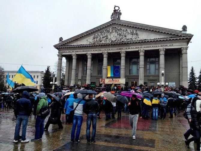 Тернопільські студенти теж їдуть до Києва вимагати відставки Януковича