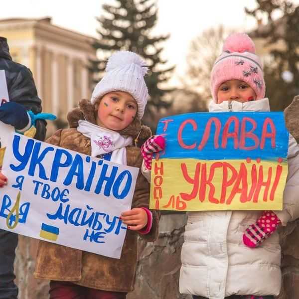Страйкують усі: в Тернополі на мітингу навіть школярі