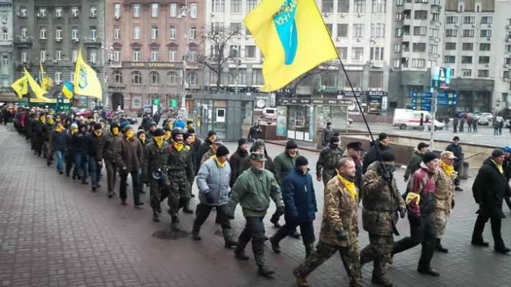 Майданівці зайняли всі урядові будівлі та заявили про контроль над Києвом