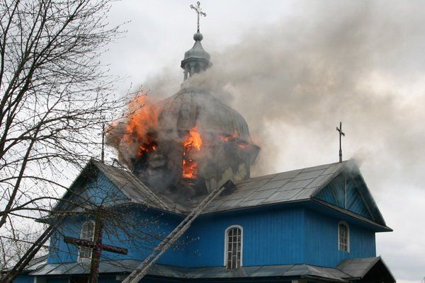 Вогонь знищив іконостас і покрівлю церкви – пам’ятки архітектури – на Тернопільщині 