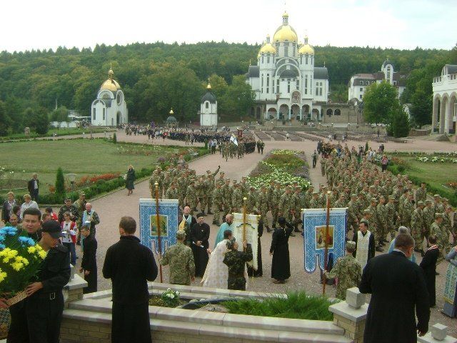 На Тернопільщині тисячі військових та їхні рідні молилися за мир в Україні