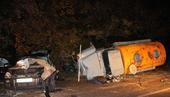 На Тернопільщині в масштабній автокатастрофі зіткнулися три автомобілі 