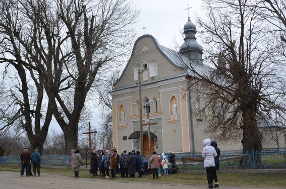 На Тернопільщині двоє хлопців обікрали церкву 