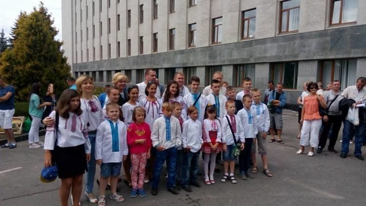 20 дітей учасників АТО з Тернопільщини поїхали відпочивати у Литву (ФОТО)