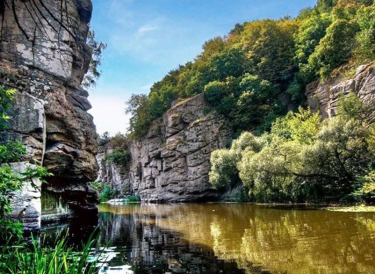 Невідомі водойми України: 15 унікальних озер, водоспадів, каньйонів і заток (ФОТО)