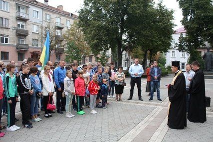 Діти з Тернопілщини вирушили на відпочинок у Аджарію (фото)