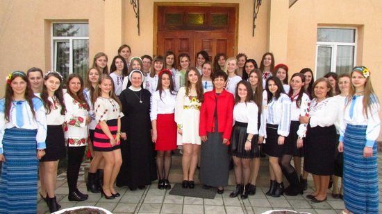 Колегіуму для дівчат «Знамення», що у Зарваниці на Тернопільщині, - 8 років (ФОТО)