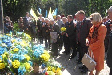 День пам’яті у Тернополі: без гучних промов і зі сльозами матерів