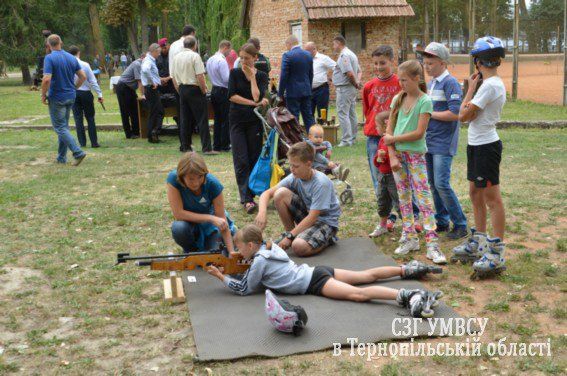 Тернопільські «динамівці» організували спортивне свято для дітей і дорослих – із польовою кухнею та солодким фуршетом (ФОТО)