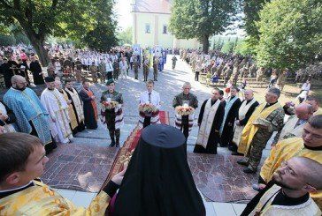Тільки любов здатна на перемогу: За мир і спокій молилися військові на Тернопільщині (ФОТОРЕПОРТАЖ)