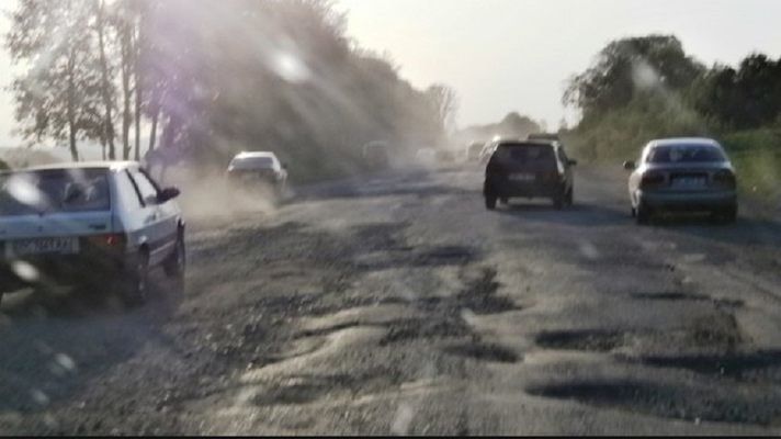 На Тернопільщині одні з найгірших доріг в Західній Україні (ІНФОГРАФІКА)