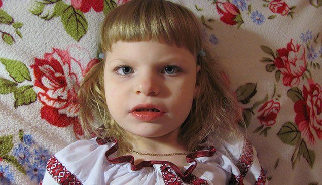 Тернополян про допомогу просять батьки чотирирічної Каролінки (ФОТО)