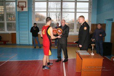 У Тернополі нагородили переможців турніру з баскетболу на кубок героя-вогнеборця Романа Гралюка (ФОТО)