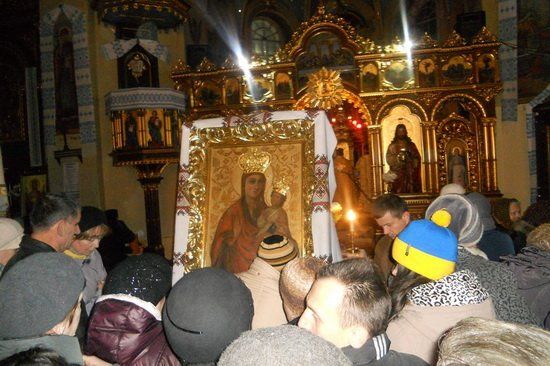 Ікону Матері Божої Зарваницької вшанували у Бережанах (ФОТО)