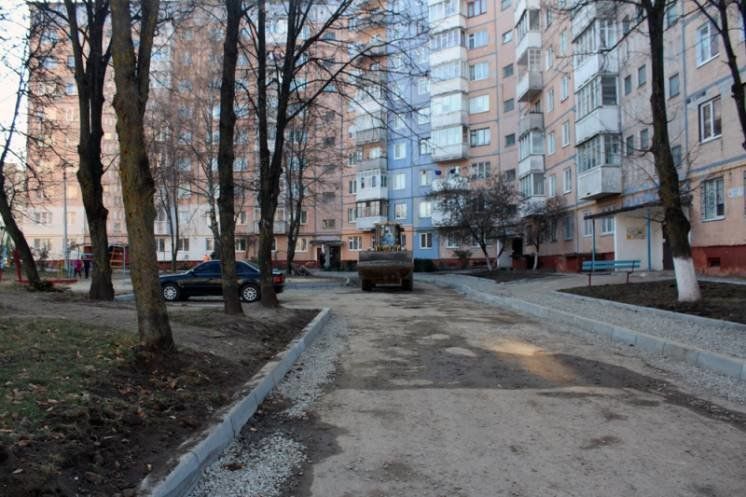 У Тернополі відремонтують 104 прибудинкові території