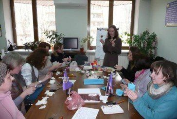 На засіданні жіночого клубу «Гармонія», у гендерному центрі Тернопільського міськрайонного центру зайнятості, говорили про «хенд-мейд» (ФОТО)