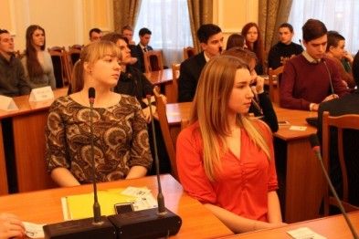 Депутати молодіжної міськради Тернополя збирають книги для малозабезпечених