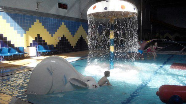 У Тернополі «Фонд Добрих Людей» подарував свято дітям – день ігор в аквапарку (ФОТО)