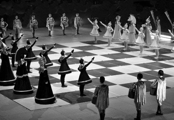 У Тернополі відбудеться турнір із «живих» шахів – фігурами будуть люди у костюмах шахматних фігур