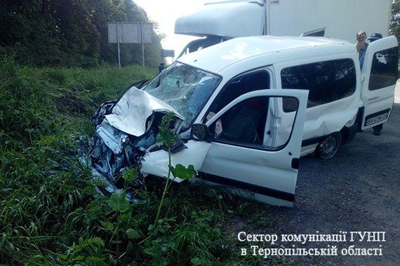 Вісім травмованих у трьох аваріях на Тернопільщині (ФОТО)