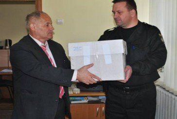 На Тернопільщині поліцейські слідкували за порядком під час ЗНО (ФОТО)