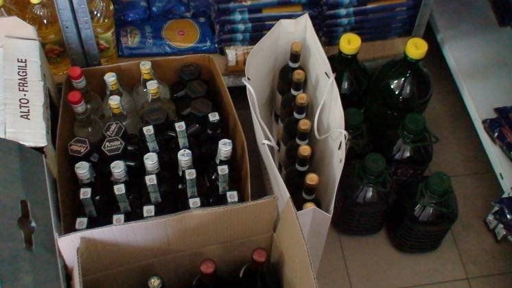 На Тернопільщині підприємець незаконно збував елітний іноземний алкоголь (ФОТО)
