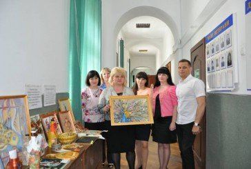 В Управлінні міграційної служби Тернопільщини відбулася благодійна виставка-ярмарок (ФОТО)