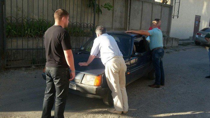 У Тернополі СБУ затримала двох податківців, які вимагали півмільйона гривень хабара: опубліковано фото
