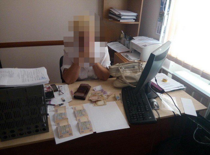 У Тернополі СБУ затримала на хабарі головного інспектора будівельного нагляду (ФОТО)