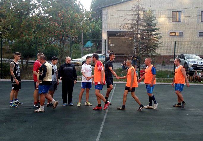 Священики Тернопільської єпархії УПЦ КП взяли участь у футбольному турнірі пам’яті загиблих воїнів АТО (ФОТО)