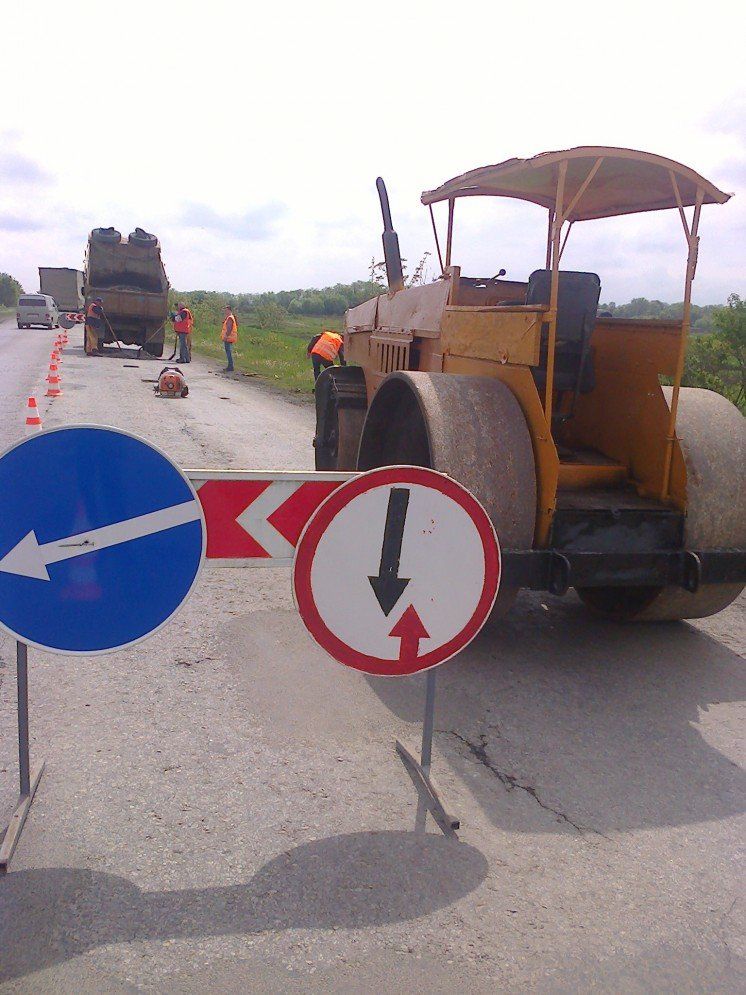 Тернопільські шляховики відремонтували дорогу до найбільшого водограю України (ФОТО)