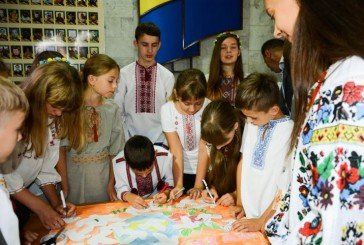 Діти учасників АТО з Тернопільщини вирушили у Литву з голубами миру (ФОТО)