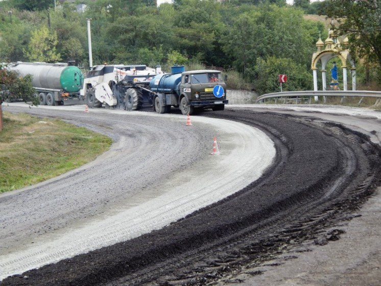 Водії, увага! На дорогах Тернопільщини тривають ремонтні роботи (ФОТО)
