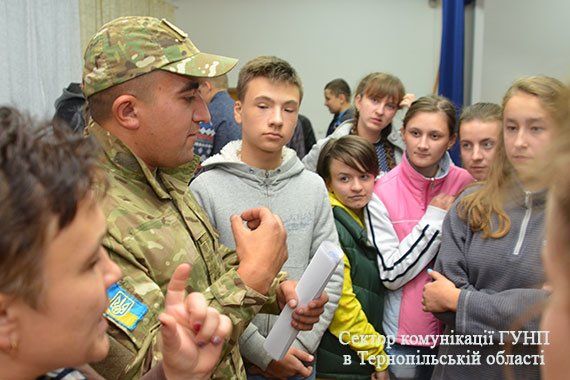 Урок з безпеки провели правоохоронці Тернопільщини для вихованців школи-інтернату (ФОТО)