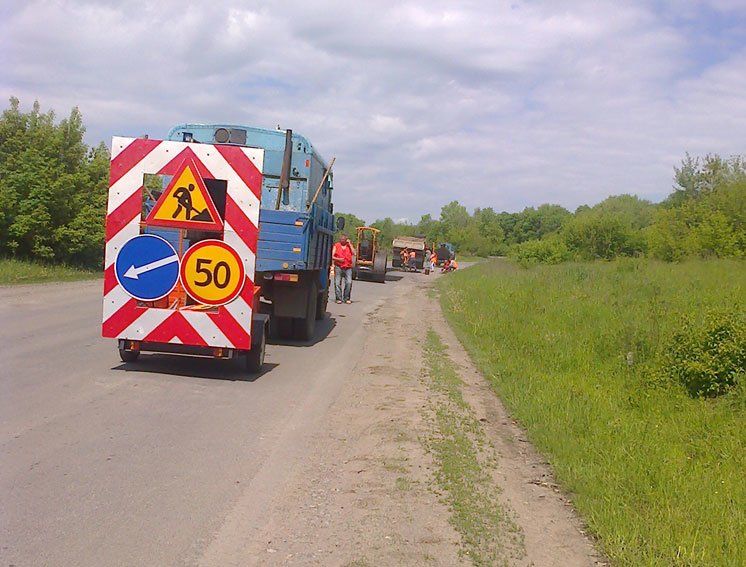 На трьох дорогах Тернопільщині тривають ремонтні роботи (ФОТО)
