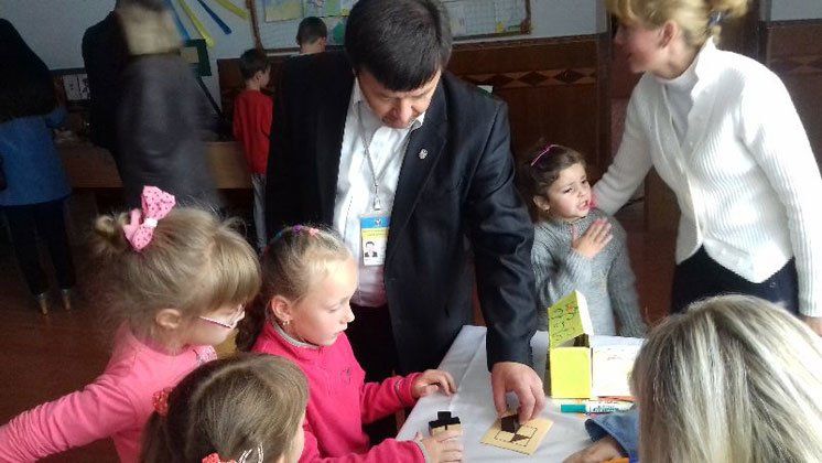 Школярі з Лозови Тернопільського району на науковому пікніку обирали професію (ФОТО)
