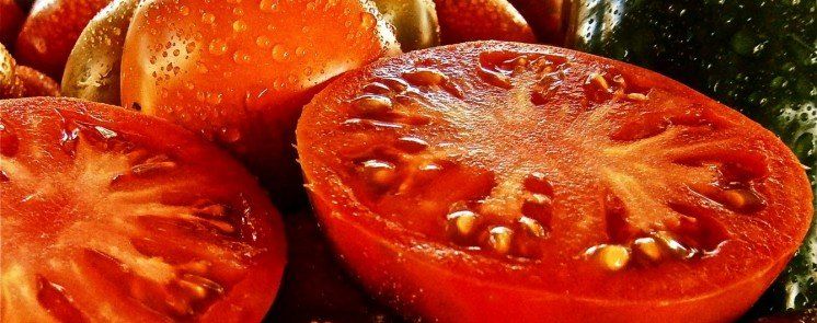 Херсонці готові знищувати помідори, які не продаються по дві гривні за кілограм