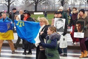 У Росії відбулася масова акція з українськими прапорами: з’явилися фото