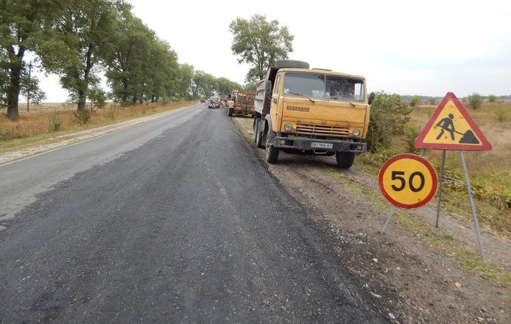 Тернопільські шляховики працювали на більш, аніж десяти дорогах області (ФОТО)