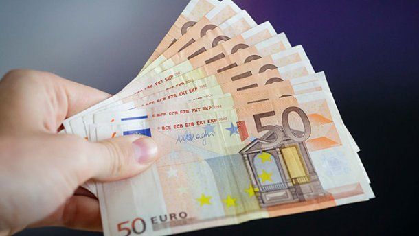 У Болгарії в озері знайшли багато фальшивих євро