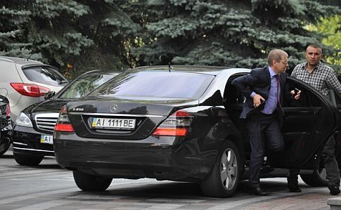 Пашинський поповнив свій автопарк черговим «мерсом»
