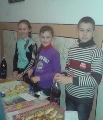 Учні Красносільської ЗОШ, що на Збаражчині, подарували захисникам України свято (ФОТО)