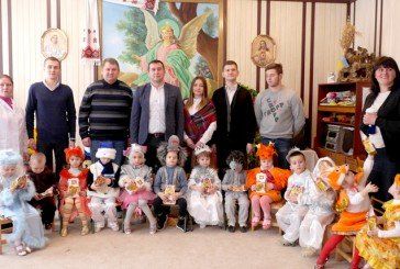З продуктами харчування та іграшками завітали у Тернопільський дитячий будинок «Малятко» представники «БПП «Солідарність» (ФОТО)