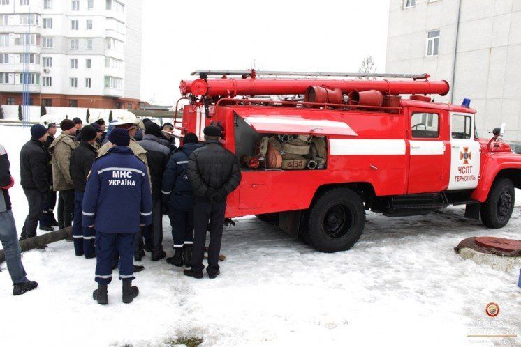 У Тернополі готують працівників підрозділів місцевої пожежної охорони і членів добровільних пожежних команд (ФОТО)