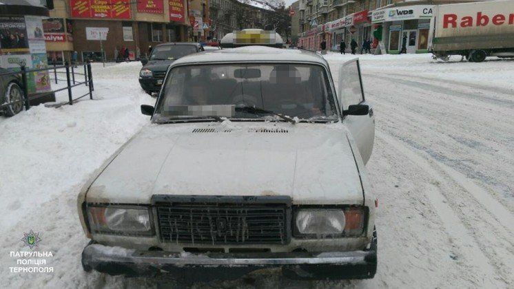 У Тернополі таксист їздив без прав і номерного знака (ФОТО)