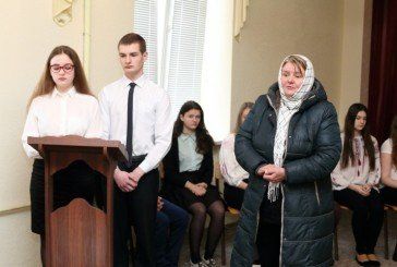 Тернопільські школярі вшанували пам’ять Героїв Небесної Сотні (ФОТО)