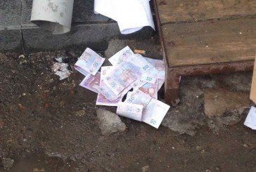 Поліцейського в Тернополі затримано на хабарі в 5 тис. грн. (ФОТО)